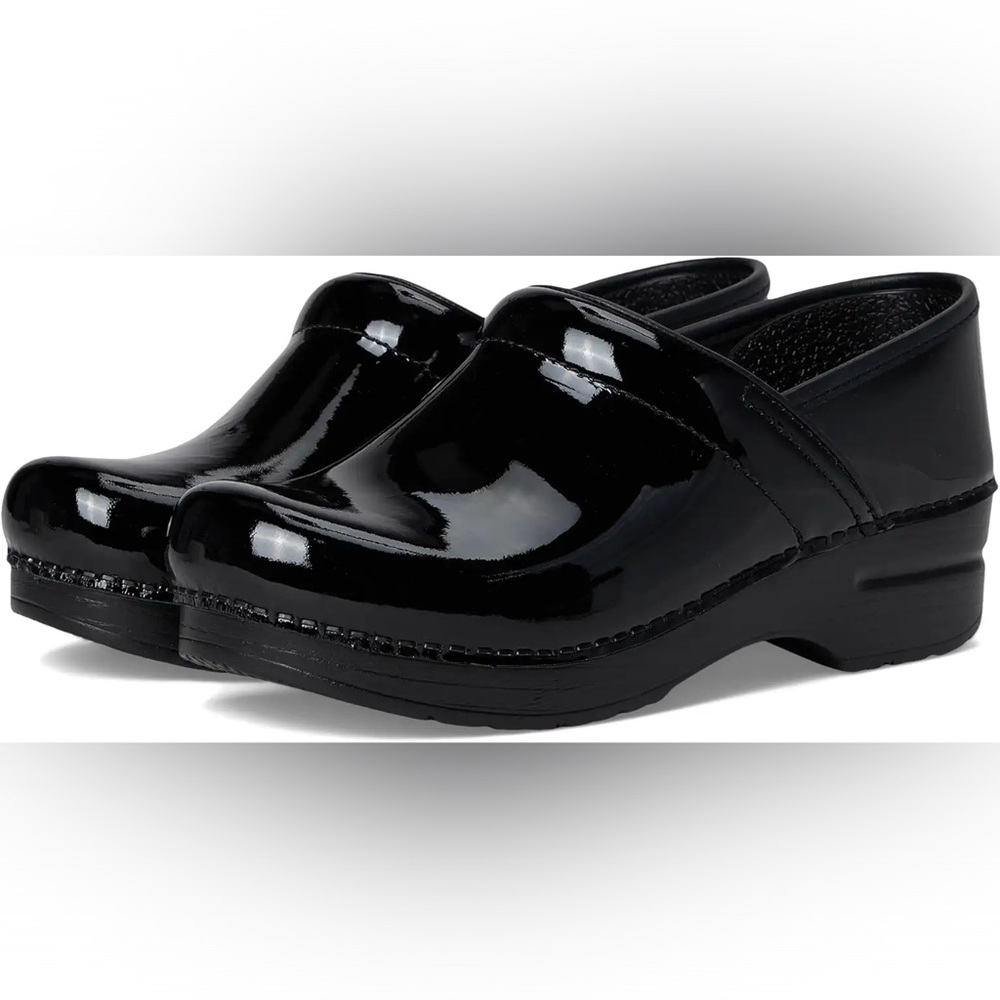 Dansko Professional Clog in Black Patent size 38 (7.5-8)